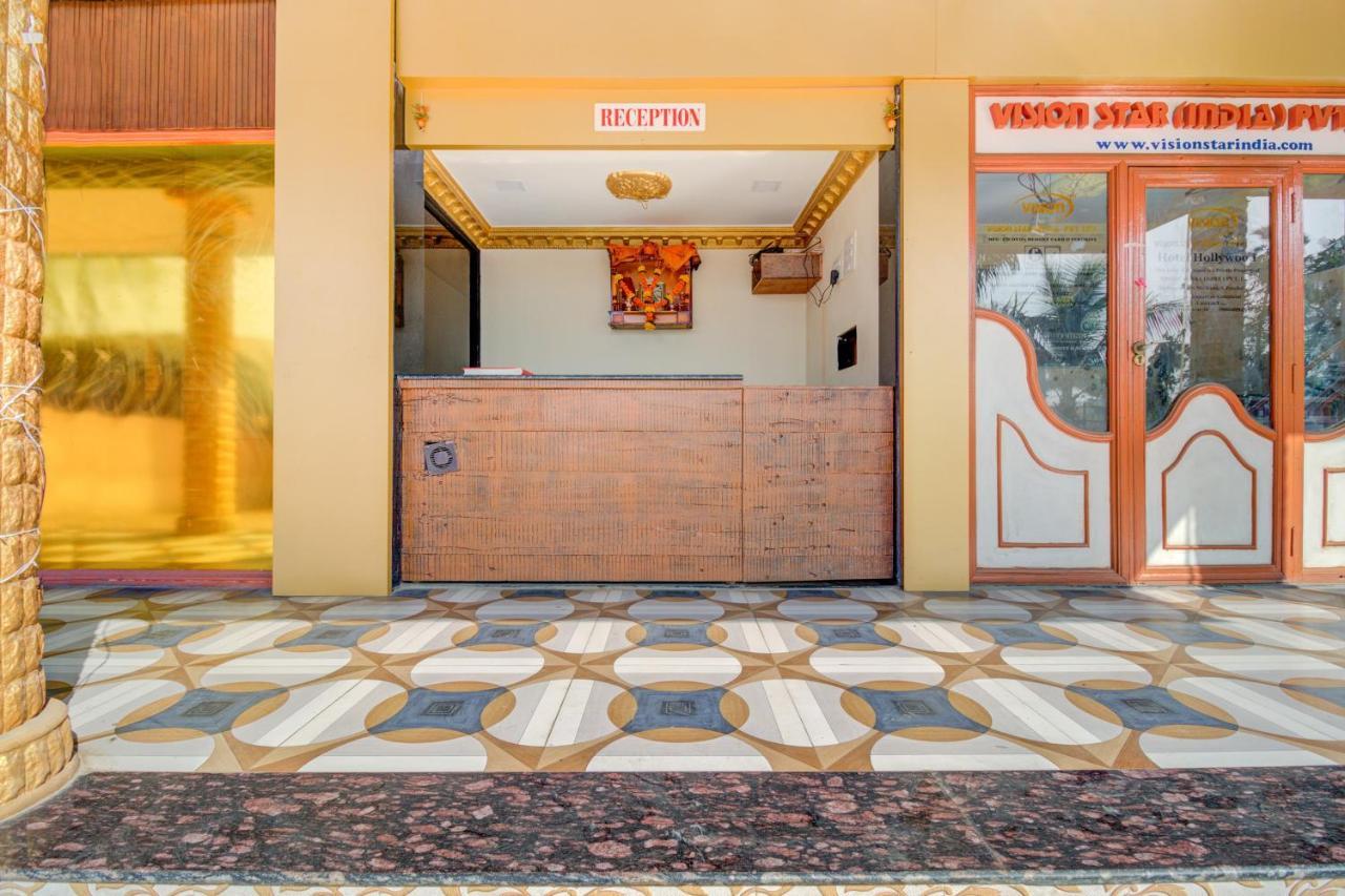 Oyo 67979 Hotel Hollywood Park Sasupāda Exterior foto